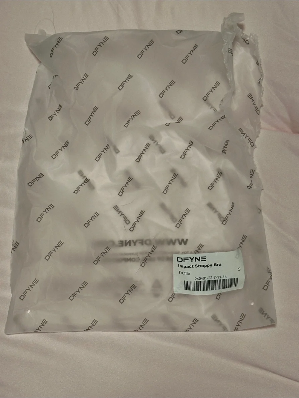 NWT DFYNE Impact Strappy Bra (Truffle - Small)